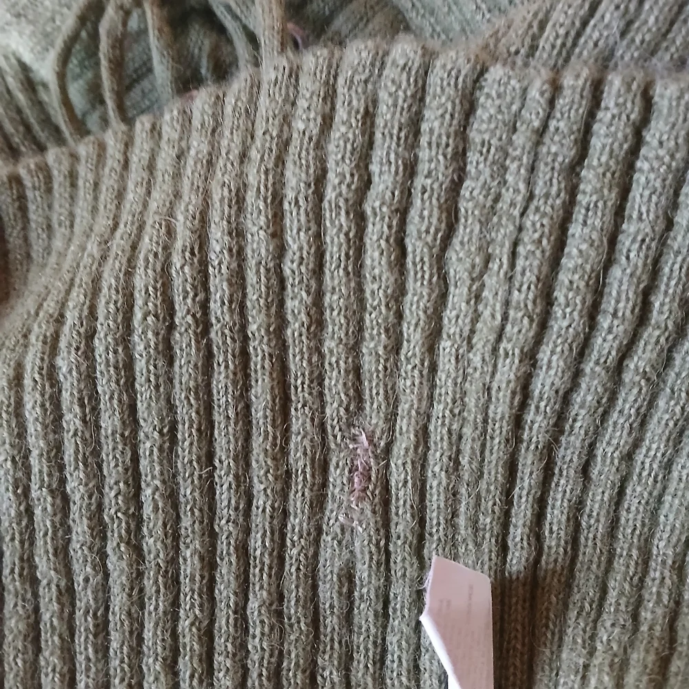 Inca Fashions Olive Ribbed Laced V Neck Baby Alpaca Sweater Small